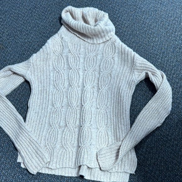 Old navy turtleneck sweater S // 032309 - Picture 1 of 2